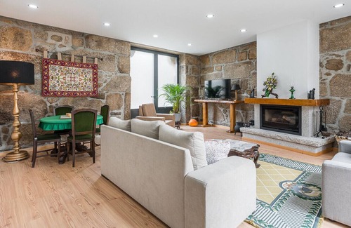 Mangualde Apartment | ALTIDO Cosy unit w/ Gym & Communal pool