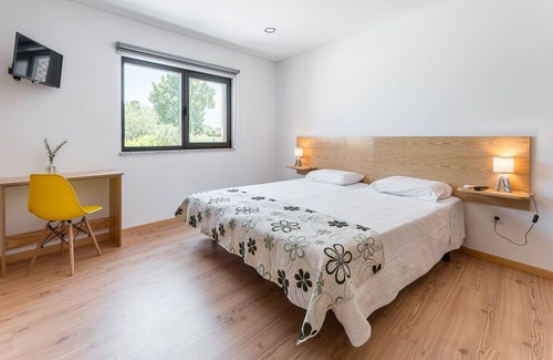Mangualde Apartment | ALTIDO Cosy unit w/ Gym & Communal pool