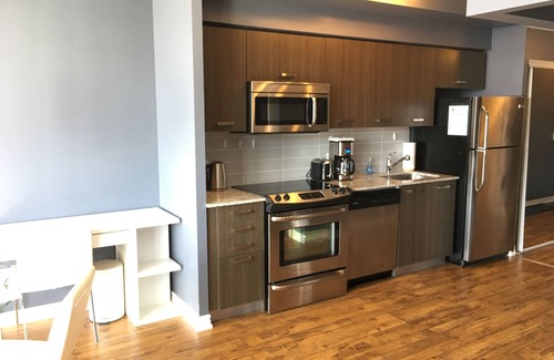 Bay Cloverhill Apartment | Altitude Suites Bay Street by Teristo Group
