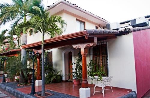 Managua Hotel | Altos de Fontana by Macondo Collection