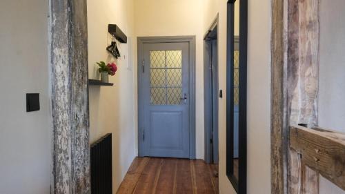 Torgau Apartment | Altstadt Apartment in Torgau mit Balkon und Kunstgarten