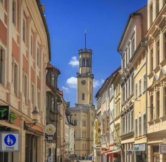 Zittau Apartment | Altstadt Apartment Zittau - stilvolle familienfreundliche Ferienwohnung 78qm am Zittauer Museum und Zittauer Gebirge im Herzen der Oberlausitz mit eigenem Parkplatz ideal zum Wandern im Dreiländereck
