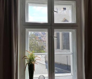 Zittau Apartment | Altstadt Apartment Zittau - stilvolle familienfreundliche Ferienwohnung 78qm am Zittauer Museum und Zittauer Gebirge im Herzen der Oberlausitz mit eigenem Parkplatz ideal zum Wandern im Dreiländereck
