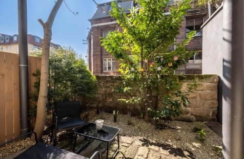 Wilsdruffer Vorstadt/Seevorstadt-West Condo | Altstadtwohnung in TOP Lage - im Zentrum mit Terrasse /2 Personen