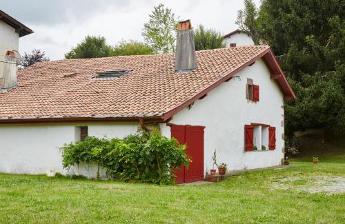 Sare House | Altzugarria, ancienne ferme Basque, authentique et familiale à Sare