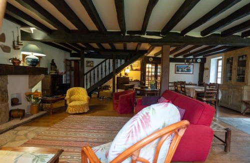 Sare House | Altzugarria, ancienne ferme Basque, authentique et familiale à Sare