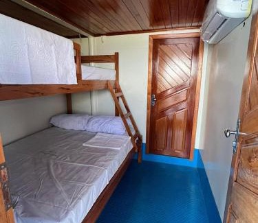 Campina Boat Rental | Aluguel embarcação cop 30 com 21 suítes