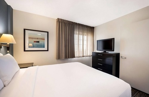 North Mountain Hotel | Always a Great Idea To Unwind! Pets Allowed, Pool, Near Heard Museum