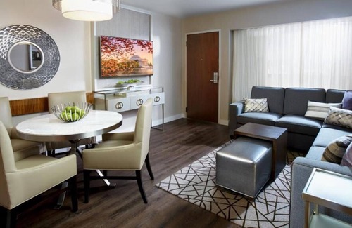 West End House | Always a Great Idea To Unwind! Parking, Onsite Pool, Near The Capitol