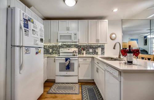 Truman Annex House | Always Your Paradise by AvantStay Shared Pool Near Zachary Beach Week Long Stays Only
