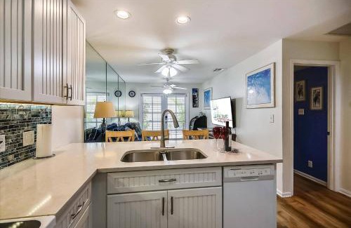Truman Annex House | Always Your Paradise by AvantStay Shared Pool Near Zachary Beach Week Long Stays Only