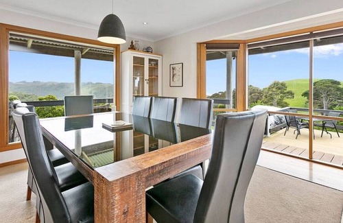Apollo Bay House | ALYESKA ORGANIC FARMHOUSE - spectacular views