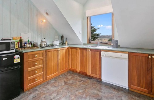 Apollo Bay Apartment | ALYESKA ORGANIC FARM LOFT - couples retreat