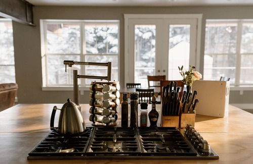 Girdwood House | Alyeska Views - 4 bdr. 2.5 bath