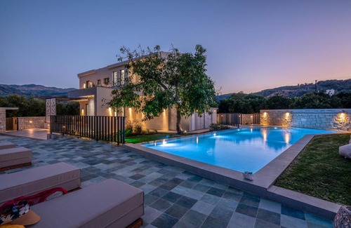 Skines Villa | Alyona Villas - Villa Lona