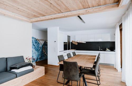 Parpan Apartment | Am Heimberg Skilift - Mullers x Kandahar Suite