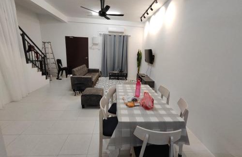 Jasin House | AM Homestay Melaka Dua Tingkat 4Room 3Bathroom
