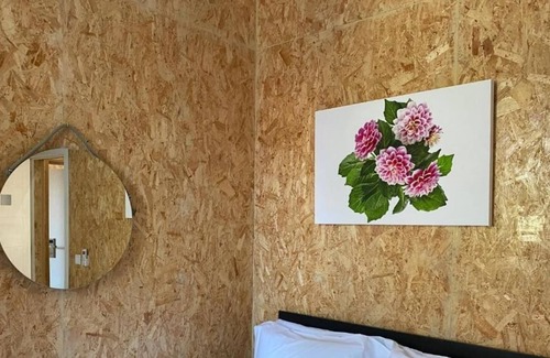 Reboleira House | Amadora Boutique Hostel
