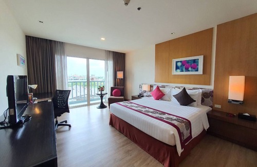 Racha Thewa Hotel | Amaranth Suvarnabhumi Hotel - Free Suvarnabhumi Airport Shuttle