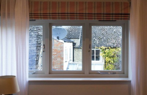 Charlbury Apartment | Amarelo apartment in the heart of Charlbury