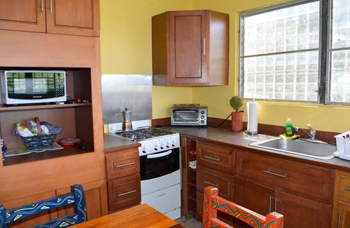 Puerto Ferro House | Amarilla Casita in Vieques with Wifi