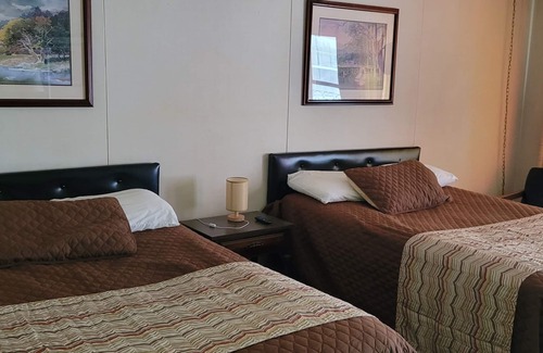 Redfield Hotel | Amaris Inn