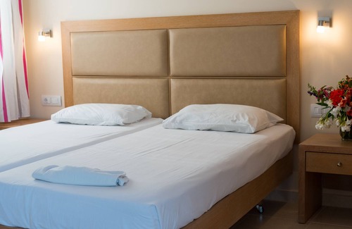Lardos House | Amaryllis Front Beach Hotel