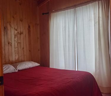 Carahue House | AMAVAL Cabaña nueva hasta 7 personas full equipada 2 habitaciones calefacción a leña