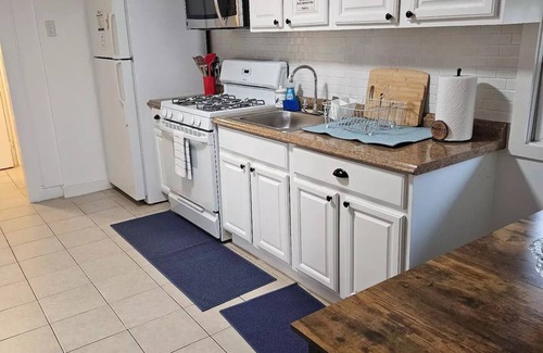 Hillside House | Amazed 3 Bd Hillside House