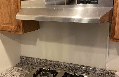Green Tree Apartment | Amazing 1 bedroom unit in Pittsburgh City of Carnegie area PA.