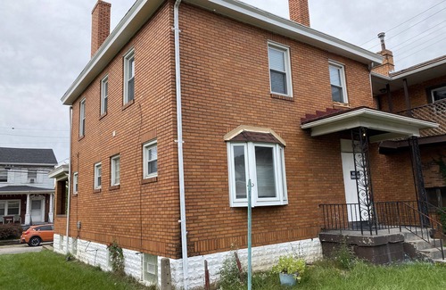 Green Tree Apartment | Amazing 1 bedroom unit in Pittsburgh City of Carnegie area PA.