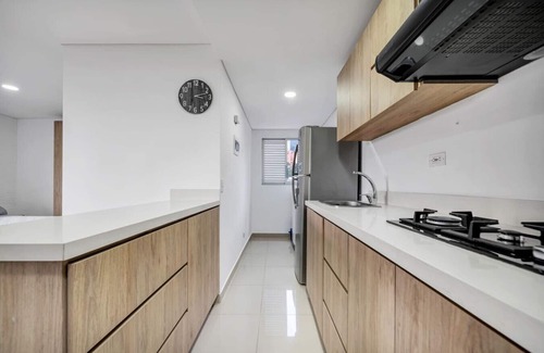 El Tesoro Apartment | Amazing 19th floor apt with City View