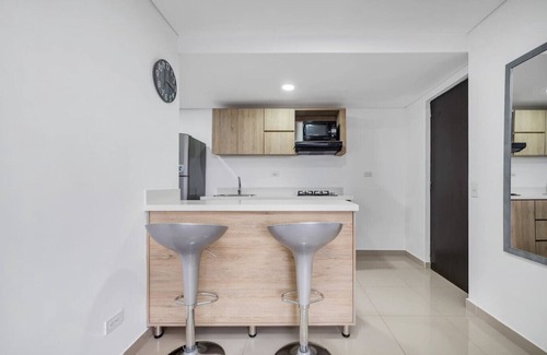 El Tesoro Apartment | Amazing 19th floor apt with City View