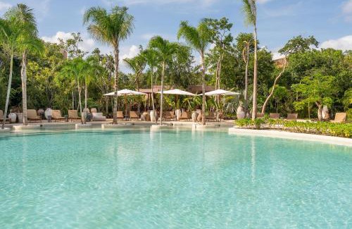 Zama Apartment | Amazing 1BR Tulum Jungle with Restaurant, Pool and Gym