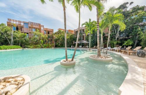 Zama Apartment | Amazing 1BR Tulum Jungle with Restaurant, Pool and Gym