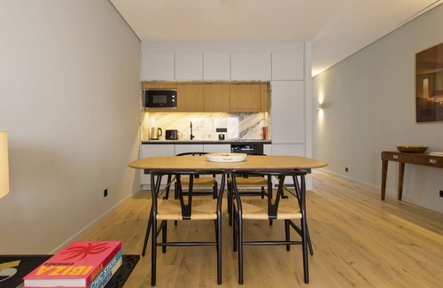 Foz do Douro Apartment | Amazing 2 bedroom Apt w/ Terrace, 2 min walk from the BEACH