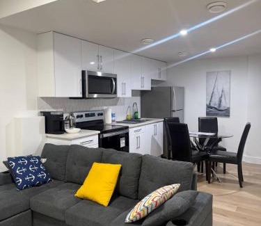 Northeast Edmonton Apartment | Amazing 2-bedroom house with WiFi in Edmonton
