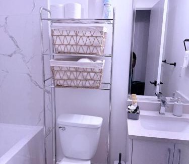 Northeast Edmonton Apartment | Amazing 2-bedroom house with WiFi in Edmonton