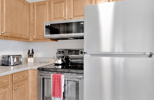 Decatur House | Amazing 2 Bedroom, Pet Friendly Home in Quiet Area