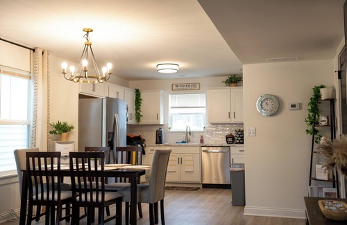 Jeffersonville House | Amazing 2 units house mins to Louisville!