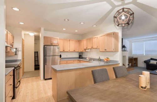 Whistler Village House | Amazing 2Bdr/2Bath - Steps to Lifts, Free Parking