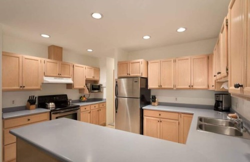 Whistler Village House | Amazing 2Bdr/2Bath - Steps to Lifts, Free Parking