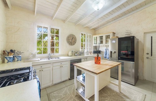 Mullins House | Amazing 3-bed Villa 5 mins from Beach - Palm Grove 1