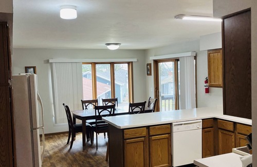 Shawano House | Amazing 3 bedroom 3 bath Lake drive resort house