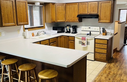 Shawano House | Amazing 3 bedroom 3 bath Lake drive resort house