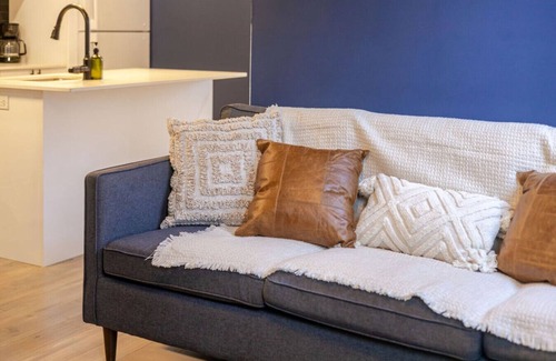 Mile End Apartment | Amazing 3-Bedroom in the heart of Montreal