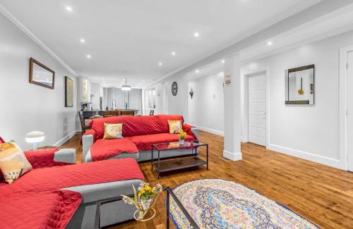 Vieux-Rosemont Apartment | Amazing 3-Bedrooms in Rosemont - Montreal