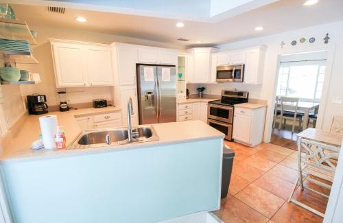 Harbor Hills House | Amazing 3 BR private pool home near Anna Maria Island - 7th Heaven