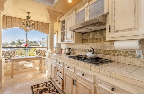 Whittier House | Amazing 3-Story Mansion With Impeccable Views