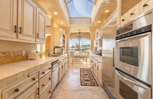 Whittier House | Amazing 3-Story Mansion With Impeccable Views